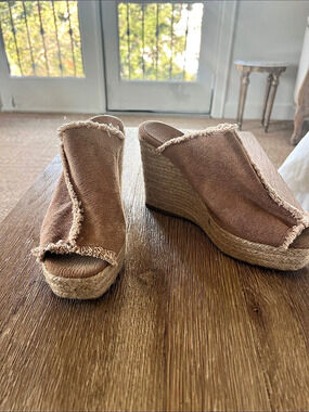 Castaner Wedge Espadrille in tan size 38